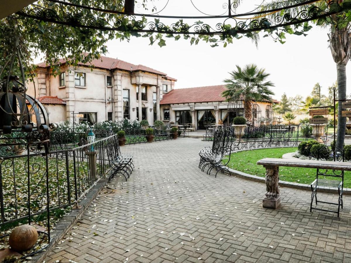 Tuscan Rose Hotel Rooidam Екстериор снимка